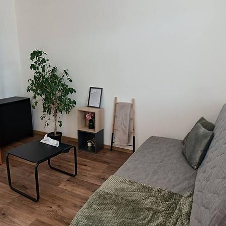 Cervena Cesta Lejlighed Kunovice Eksteriør billede